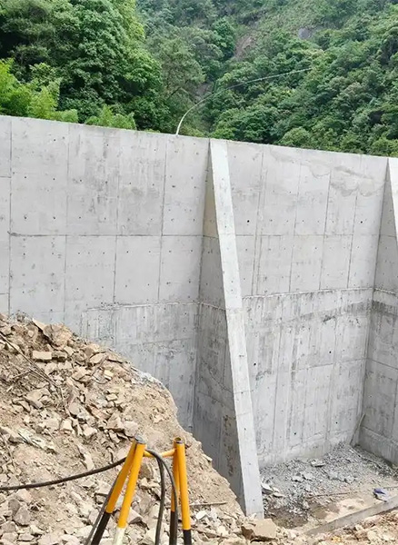 保定北区重力式挡土墙